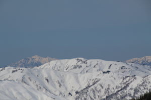 大戸沢岳から見た丸山岳（2019年4月20日）